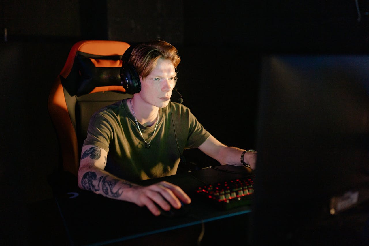 man-playing-pc