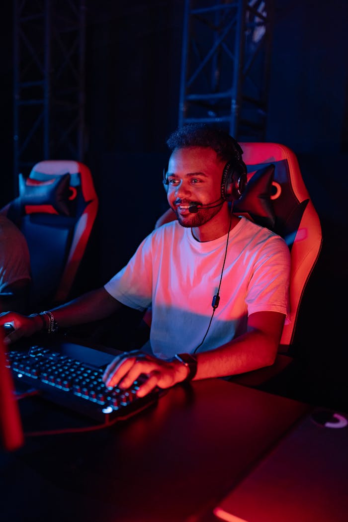 man-playing-pc man-playing-pc